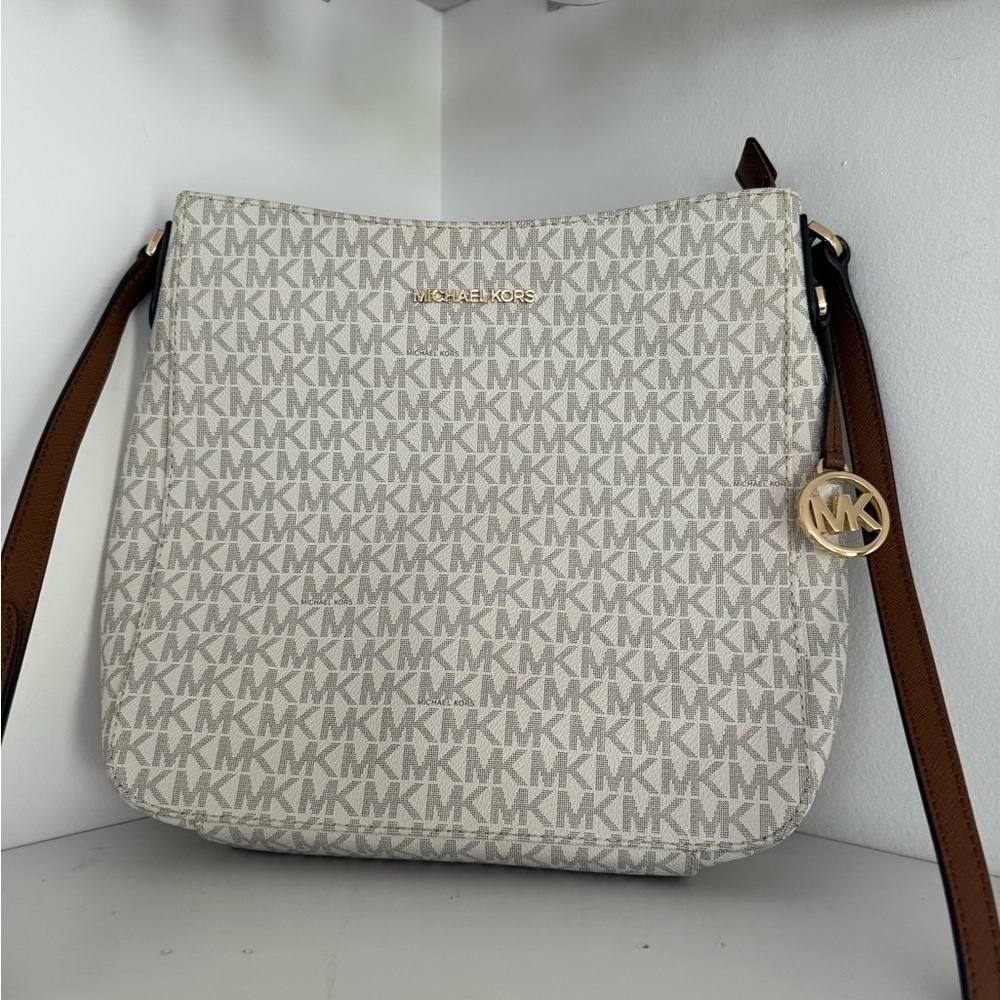 Michael Kors Jet Set Travel Small Signature Logo Messenger